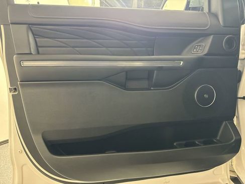 Used 2018 Ford Expedition Platinum image 21