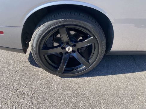 Used 2018 Dodge Challenger R/T RWD image 5