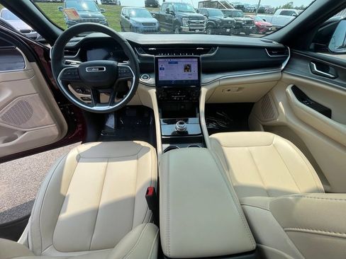 Used 2024 Jeep Grand Cherokee L Limited w/ MOPAR Finishing Package RWD image 3