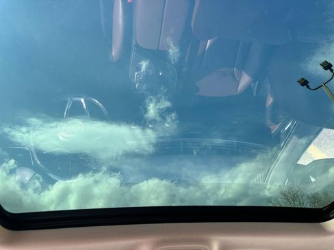 Used 2018 Audi Q7 3.0T Premium image 12