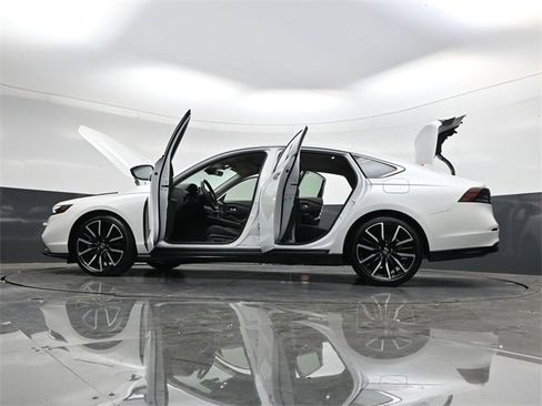 Used 2023 Honda Accord Touring image 44