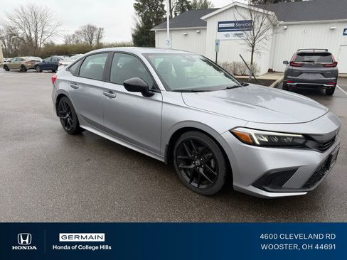 Used 2024 Honda Civic Sport image 3