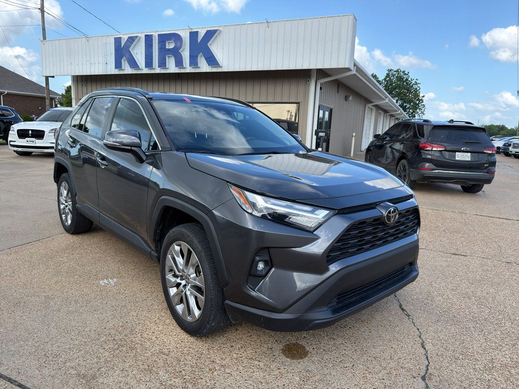 Used 2023 Toyota RAV4 XLE Premium AWD/4WD image 7