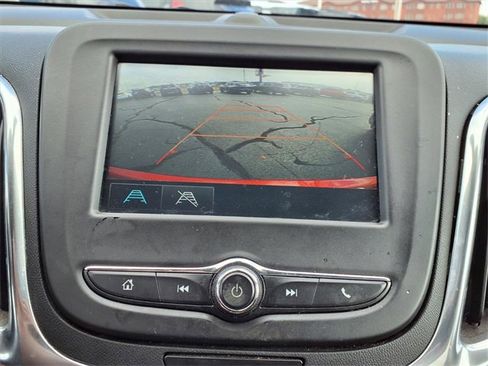 Used 2018 Chevrolet Equinox LT image 6