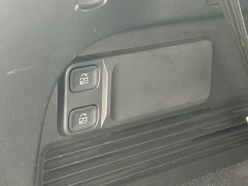 Used 2023 Rivian R1S Adventure image 40