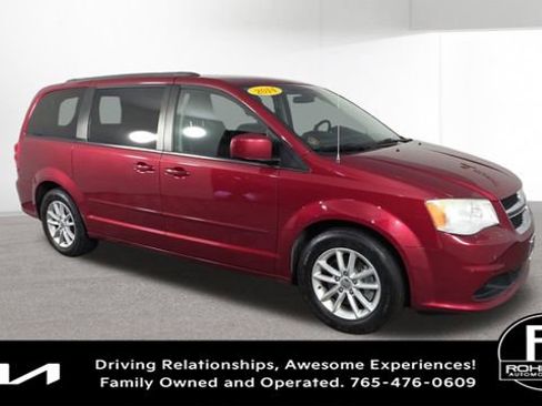 Used 2014 Dodge Grand Caravan SXT image 2