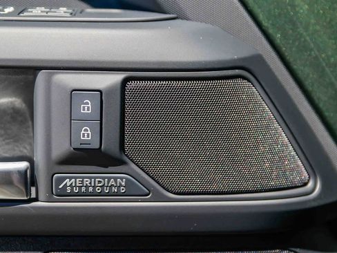New 2026 Land Rover Defender 110 X-Dynamic SE AWD/4WD image 23