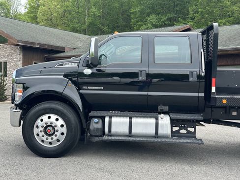 Used 2018 Ford F650 2WD Crew Cab Super Duty image 9
