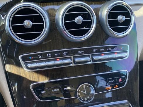 Used 2019 Mercedes-Benz C 300 4MATIC Sedan image 21