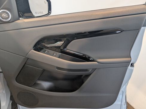 Used 2025 Land Rover Range Rover Evoque S image 30