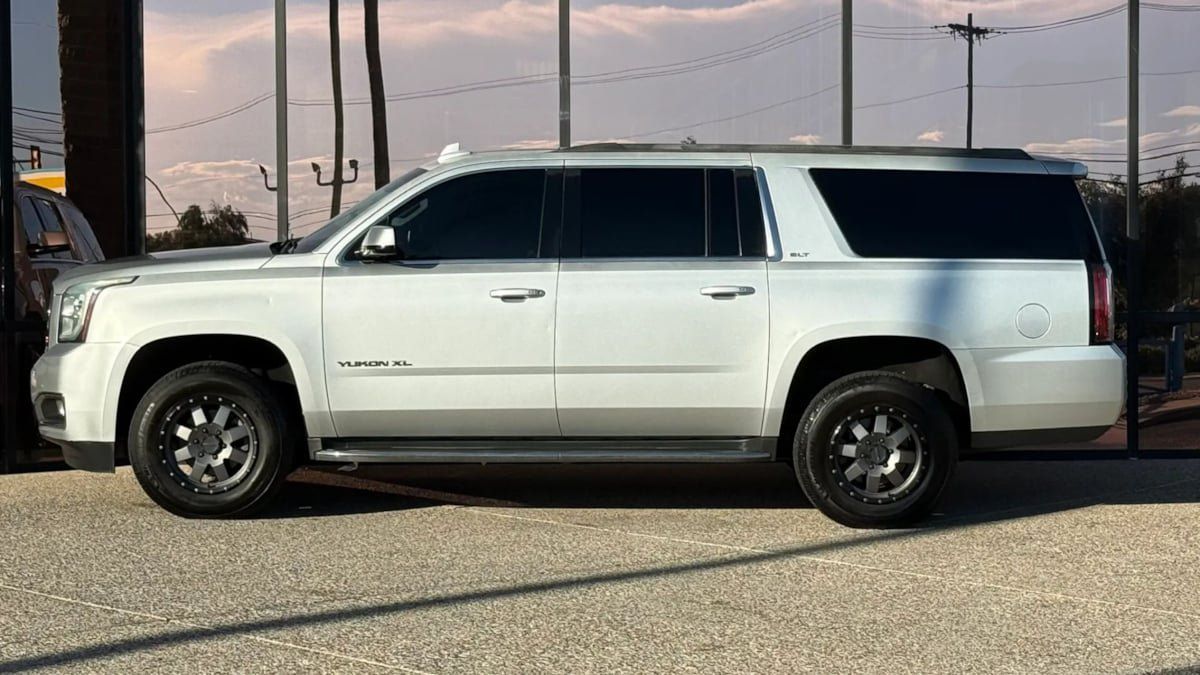 Used 2016 GMC Yukon XL SLT w/ Open Road Package RWD image 4