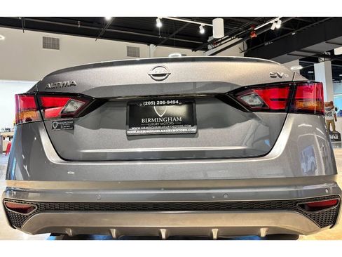 Used 2024 Nissan Altima 2.5 SV image 13