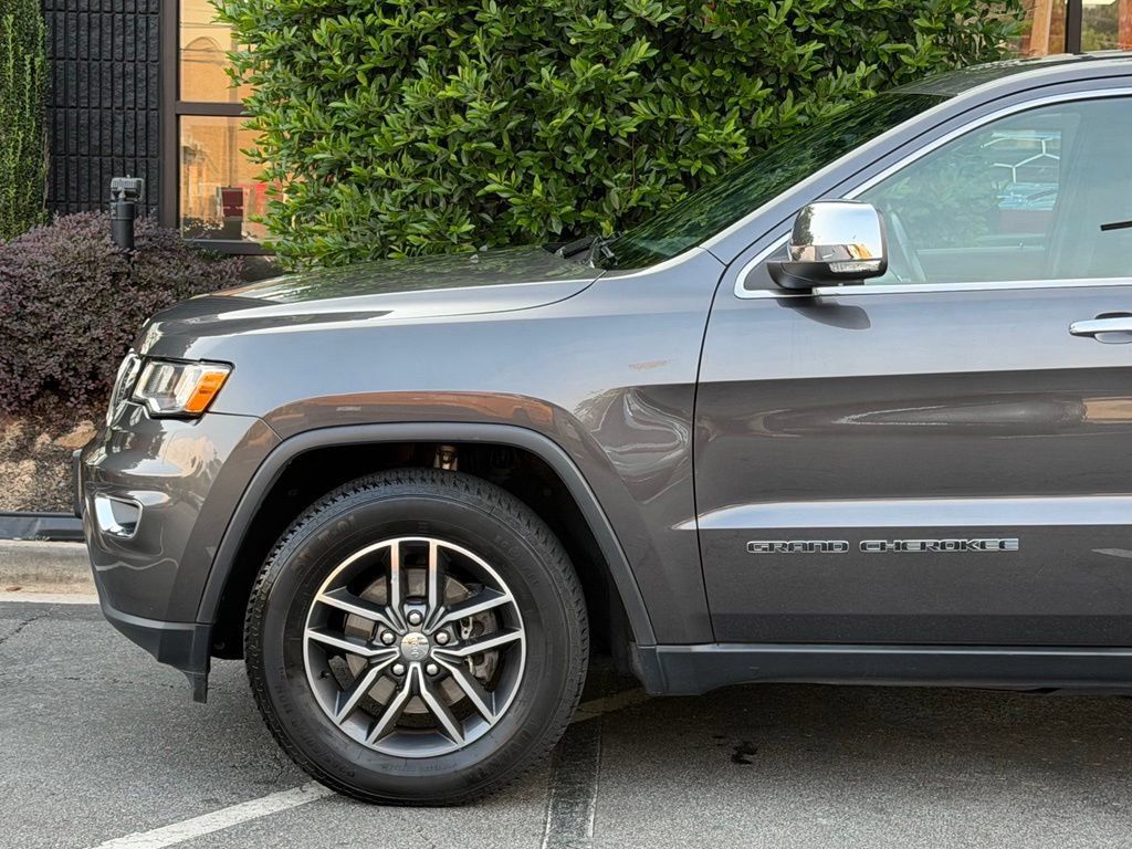 Used 2017 Jeep Grand Cherokee Limited w/ Trailer Tow Group IV AWD/4WD image 10