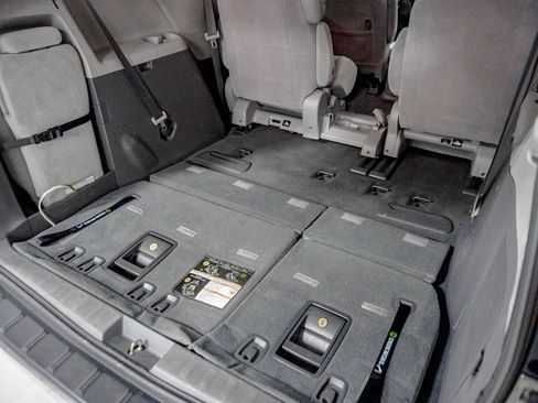 Used 2019 Toyota Sienna LE FWD image 6