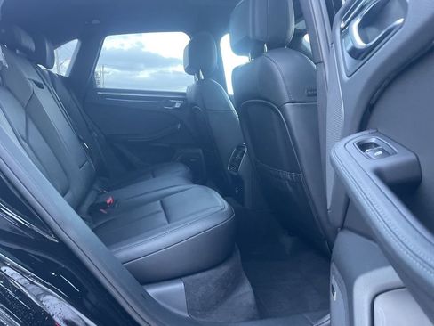 Certified 2025 Porsche Macan image 18