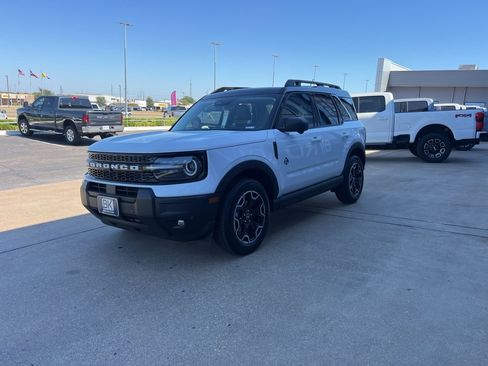 Used 2025 Ford Bronco Sport Outer Banks w/ Outer Banks Tech Package+ image 3