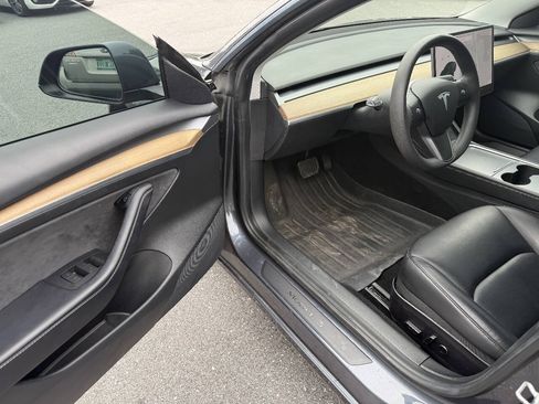 Used 2021 Tesla Model 3 Standard Range Plus RWD image 17