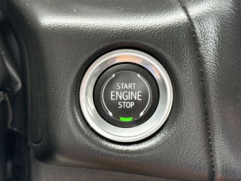 Used 2023 GMC Yukon XL AT4 w/ AT4 Premium Package AWD/4WD image 25