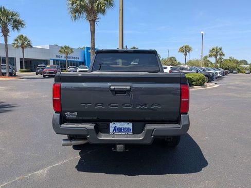 Used 2025 Toyota Tacoma SR5 AWD/4WD image 4