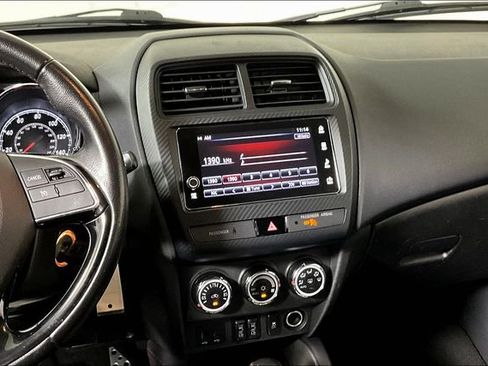 Used 2019 Mitsubishi Outlander Sport SE image 6