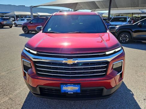 Used 2025 Chevrolet Traverse LT FWD image 14