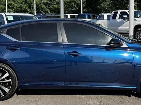 Used 2022 Nissan Altima 2.0 SR FWD image 8