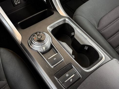 Used 2019 Ford Fusion SE FWD image 33