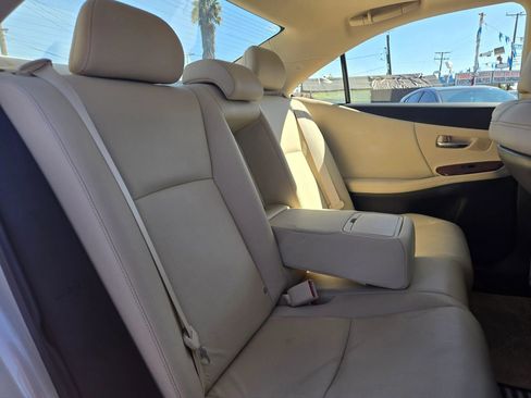 Used 2011 Lexus HS 250h image 17