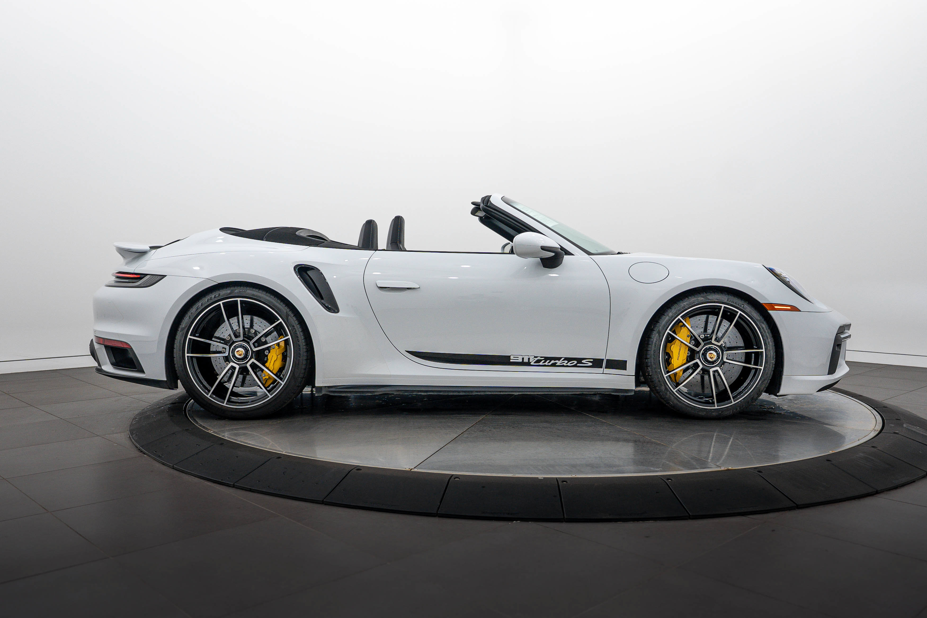 Certified 2022 Porsche 911 Turbo S AWD/4WD image 8