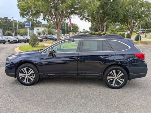 Used 2018 Subaru Outback 2.5i Limited AWD/4WD image 11