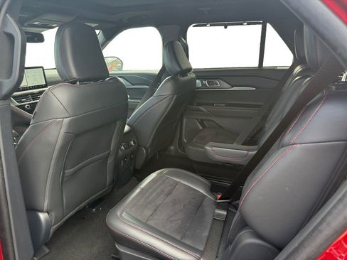 Used 2025 Ford Explorer ST image 23