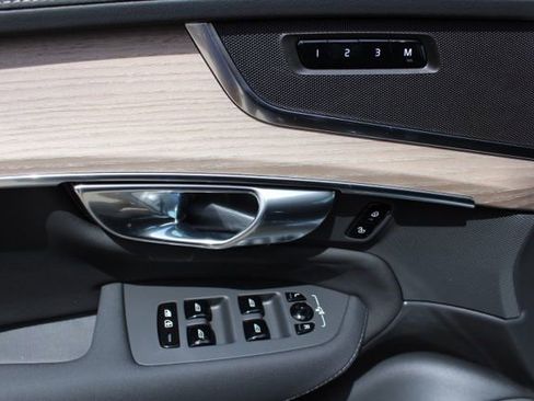 New 2026 Volvo XC90 B5 Core AWD/4WD image 25