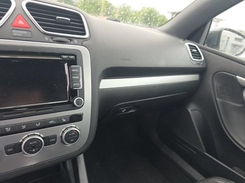 Used 2013 Volkswagen Eos Komfort FWD image 5