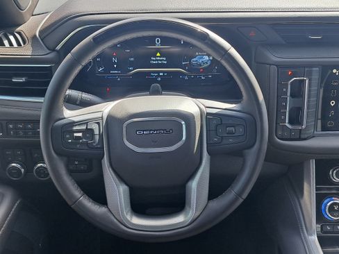 Used 2024 GMC Yukon XL Denali w/ Advanced Technology Package AWD/4WD image 15