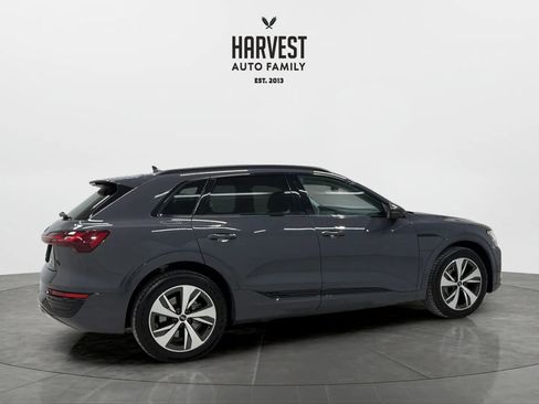 Used 2024 Audi Q8 e-tron Premium image 7