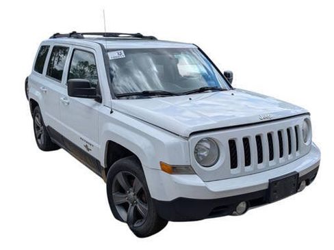 Used 2014 Jeep Patriot Latitude w/ Freedom Edition Package FWD image 8