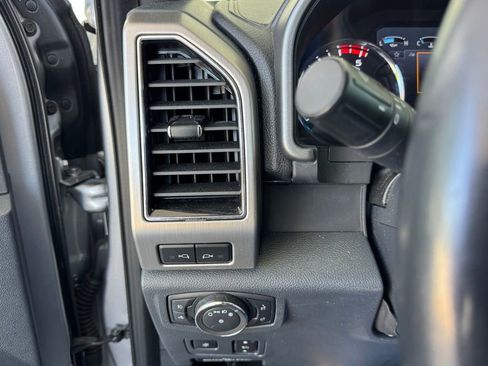 Used 2022 Ford F250 Platinum w/ FX4 Off-Road Package AWD/4WD image 37