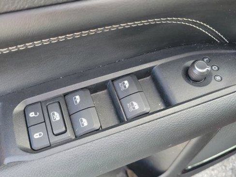 Used 2022 Jeep Compass Latitude image 18