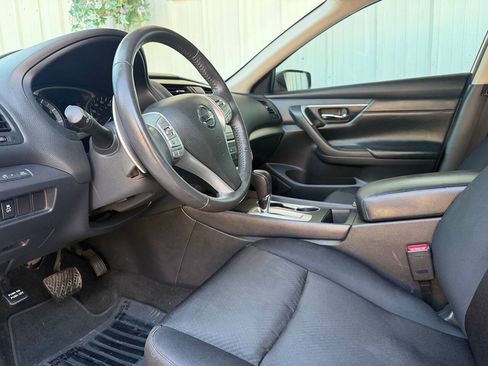 Used 2017 Nissan Altima 2.5 SR w/ Midnight Edition Package FWD image 11