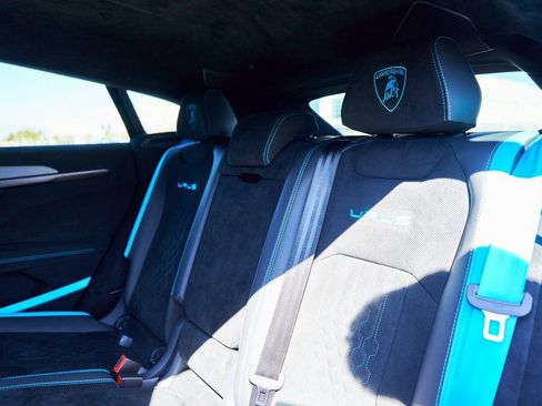 Used 2024 Lamborghini Urus Performante AWD/4WD image 54
