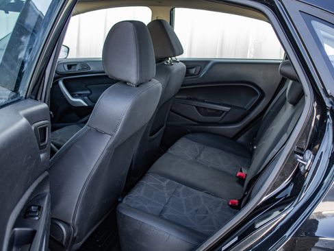 Used 2013 Ford Fiesta SE w/ Moon & Mood Pkg image 22