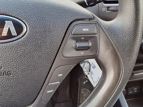Used 2016 Kia Forte LX image 22