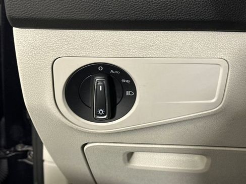 Used 2024 Volkswagen Tiguan SE R-Line image 19