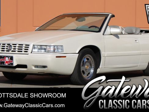 Used 2002 Cadillac Eldorado Touring w/ Preffered Equipment Group image 1