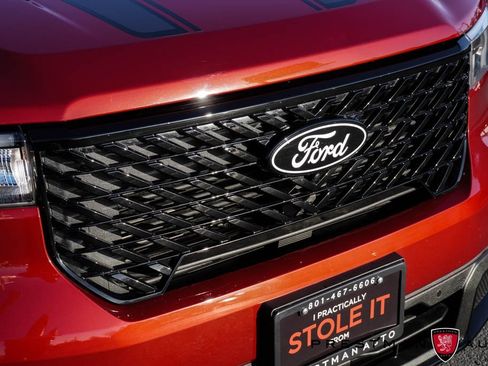 Used 2025 Ford Maverick Lariat w/ Black Appearance Package image 7