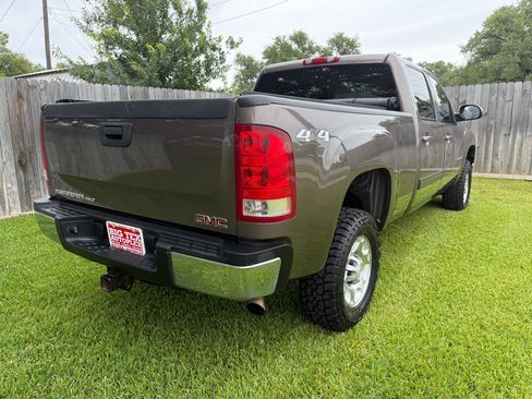 Used 2008 GMC Sierra 2500 SLT w/ Entertainment Package AWD/4WD image 8