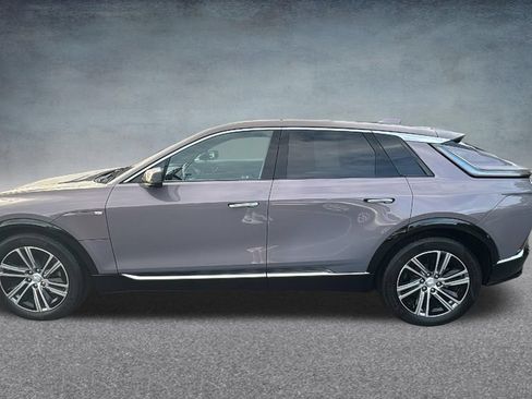 Used 2025 Cadillac Lyriq Luxury AWD/4WD image 7