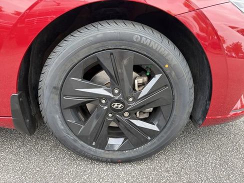 Certified 2023 Hyundai Elantra SEL FWD image 12