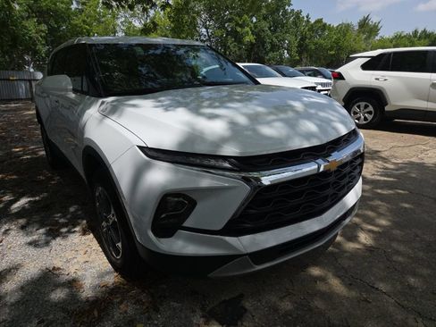 Used 2025 Chevrolet Blazer LT FWD image 6