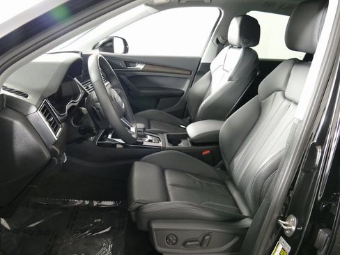 Used 2024 Audi Q5 e Premium w/ Convenience Package image 13